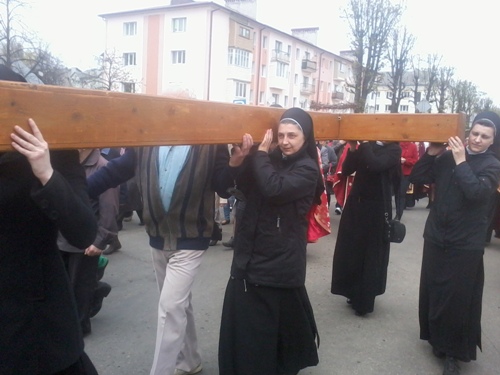Вулицями м. Долина відбувся щорічний хресний хід.(ФОТО)